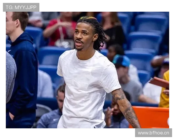 朋友刚发了贾·莫兰特家里照片，我看着客厅就想把租房合同烧了